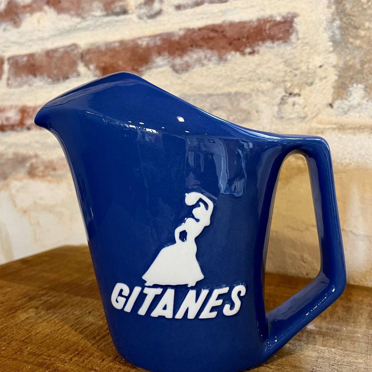 Commandez notre Ancienne carafe Gitanes chez Yvan du Vintage à