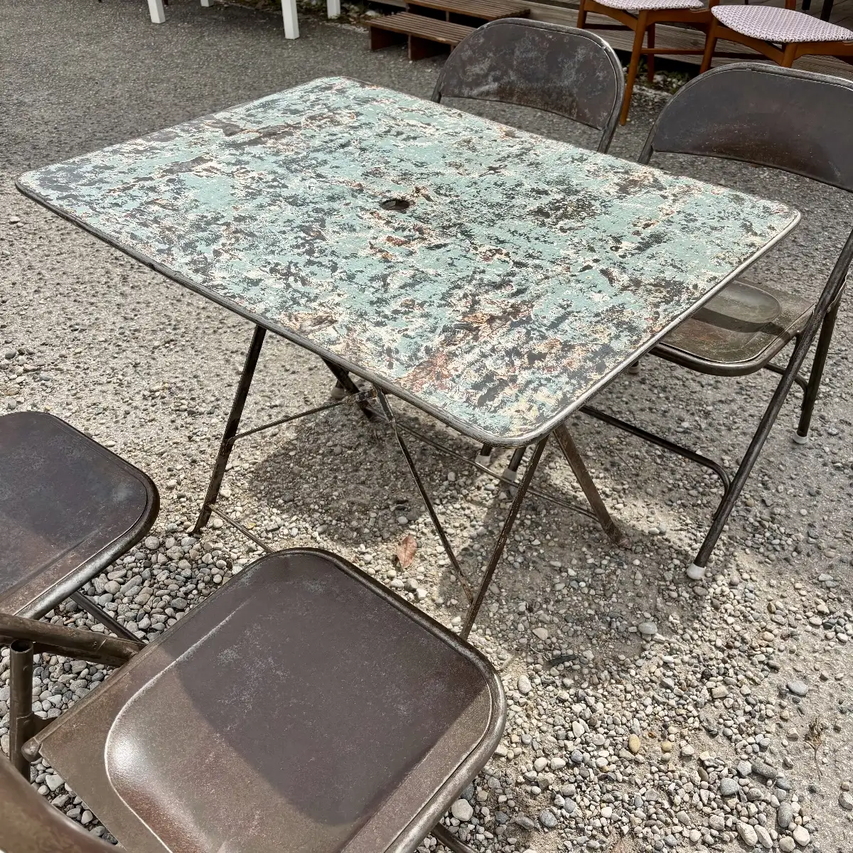 Table métallique pliante