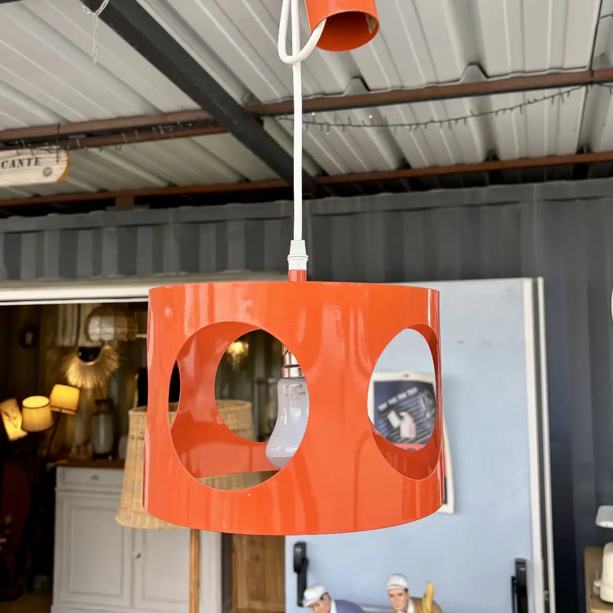 Suspension vintage orange