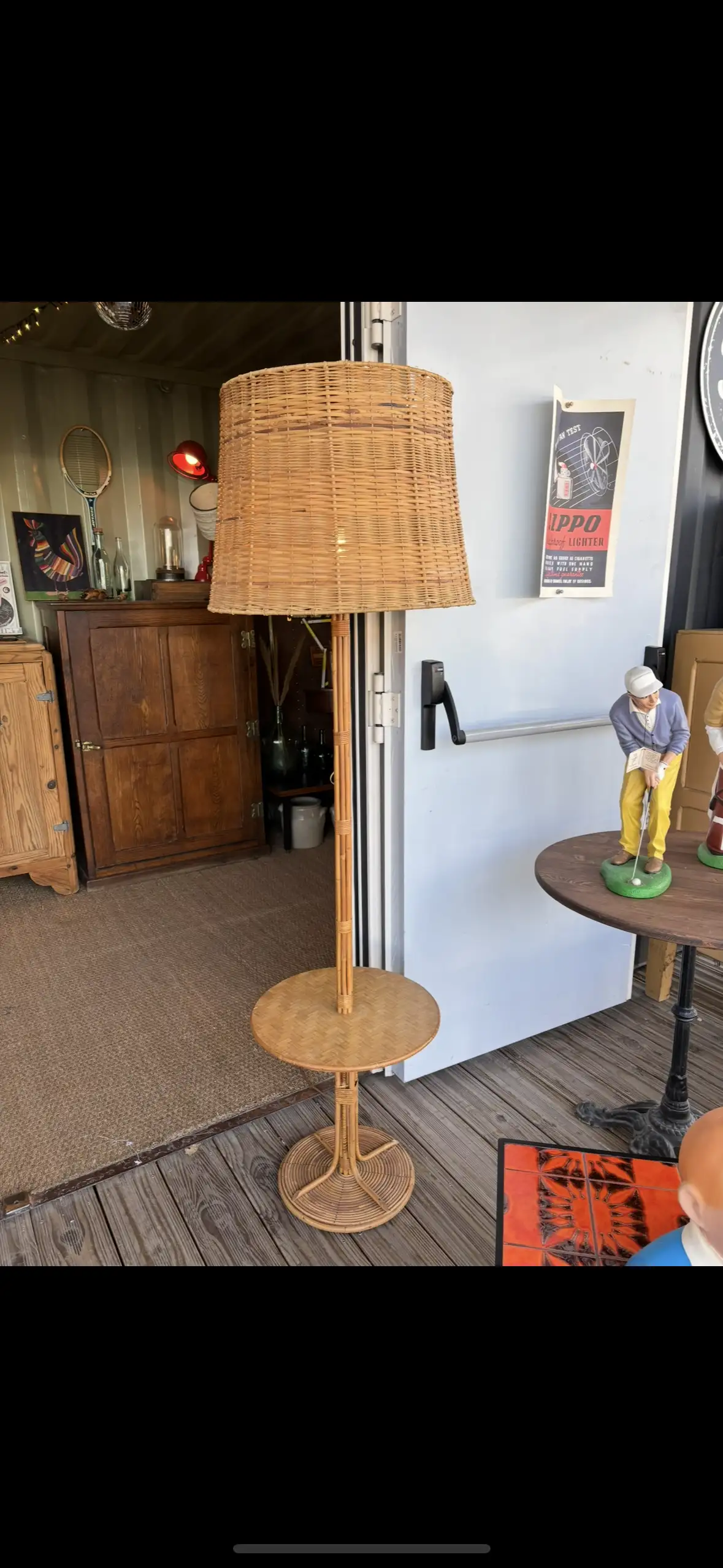 Lampadaire en rotin vintage