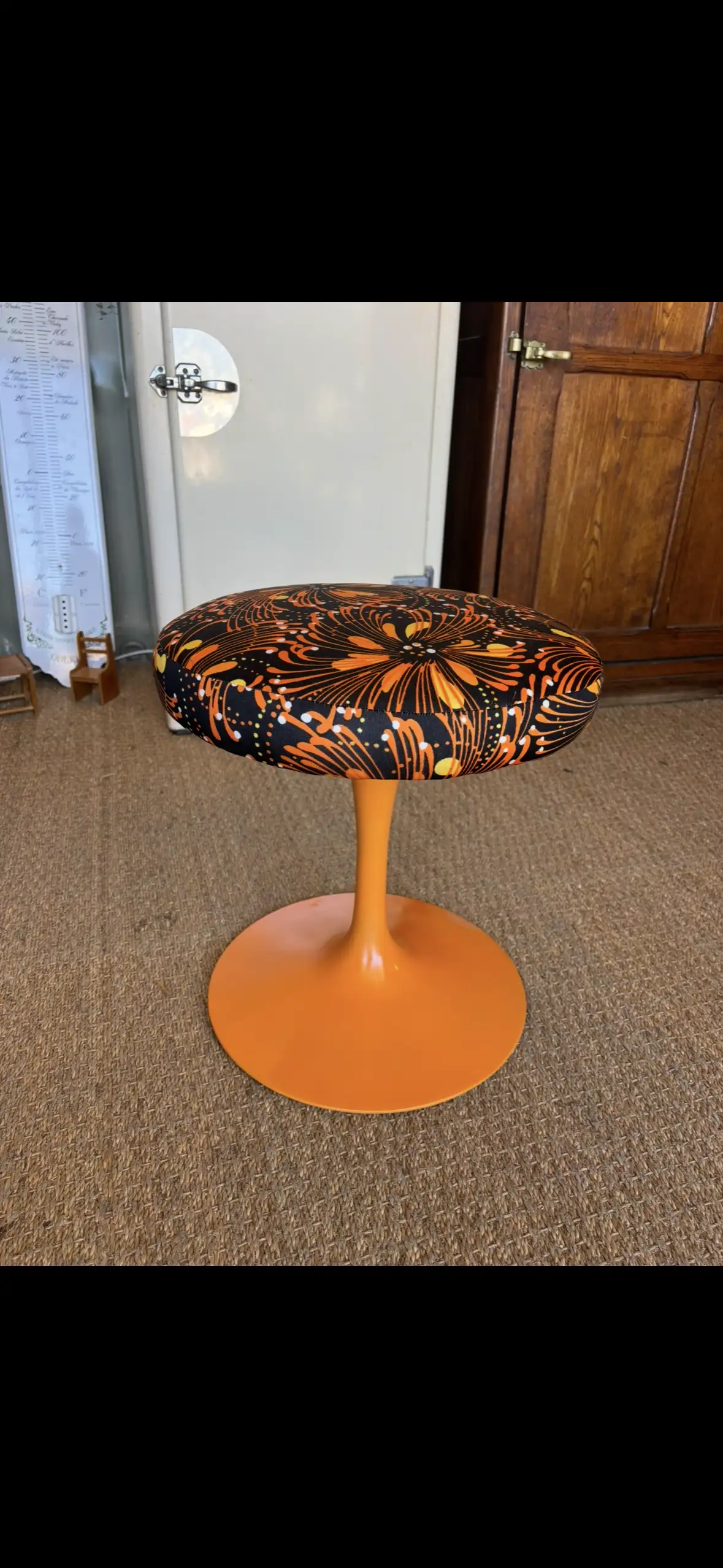 Tabouret tulipe Eero Saarinen pour Knoll