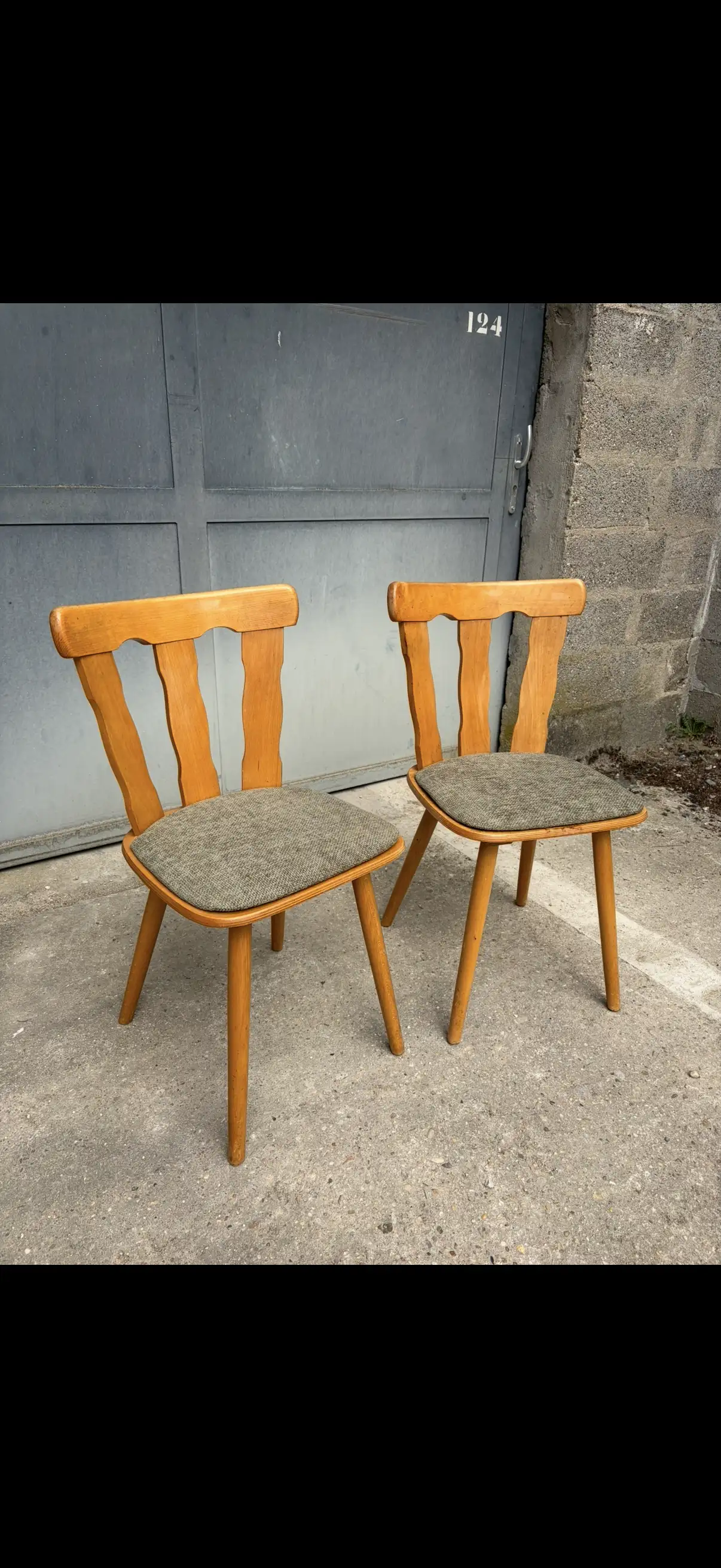 2 chaises vintage