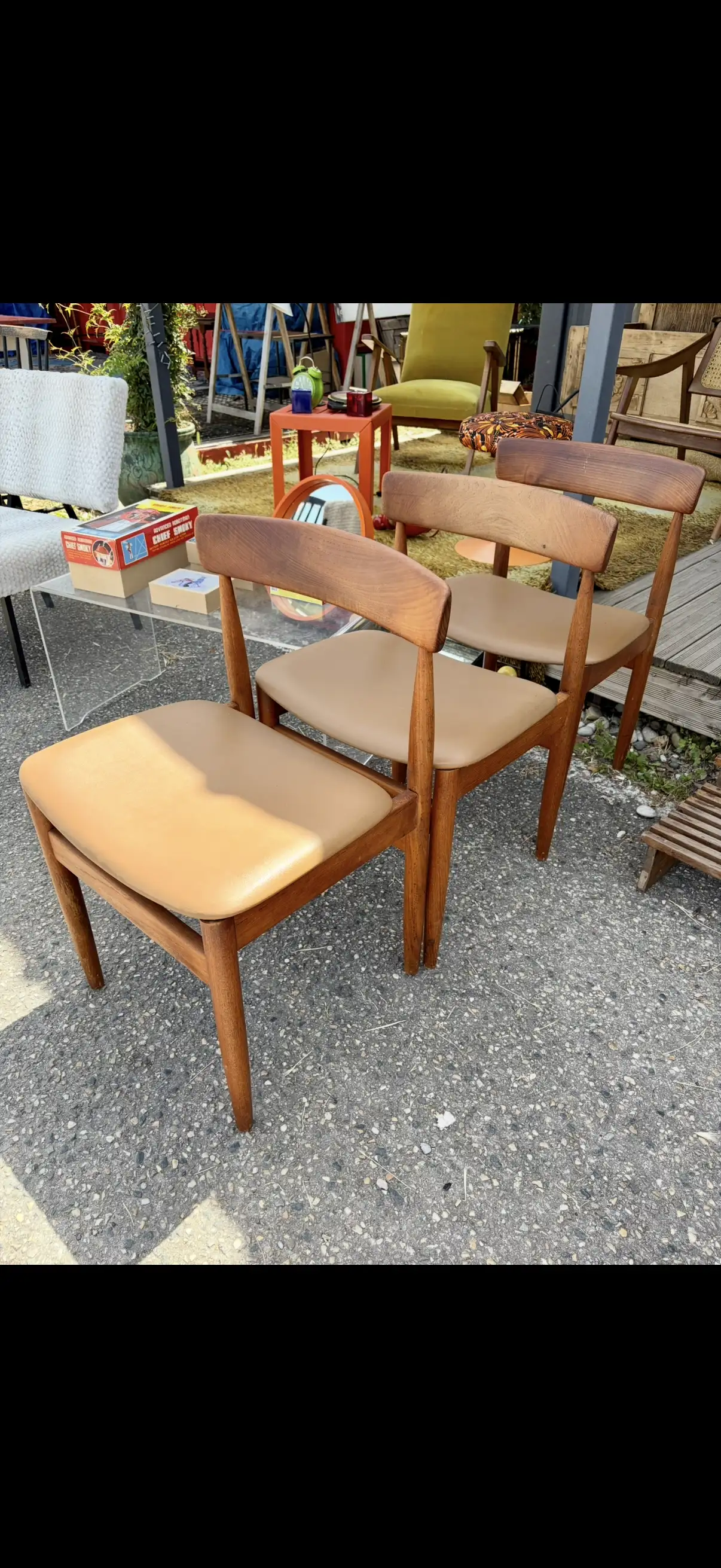 3 chaises scandinaves vintage